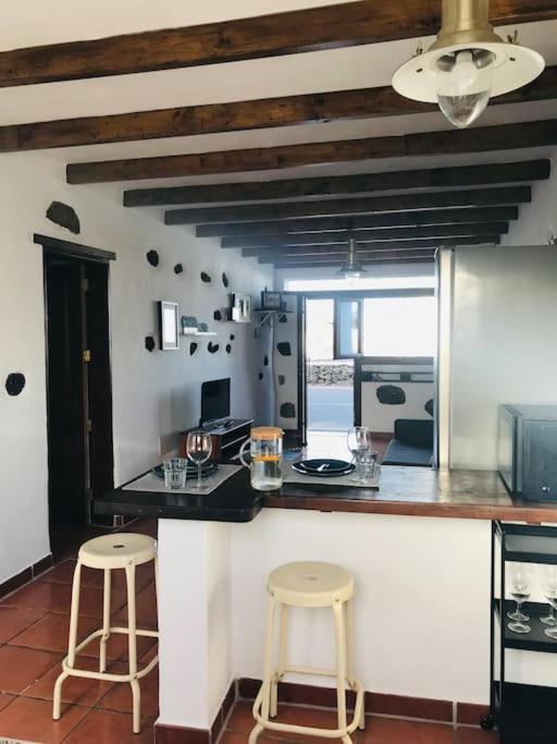 Coqueto Apartamento En El Cuchillo Tinajo Eksteriør bilde